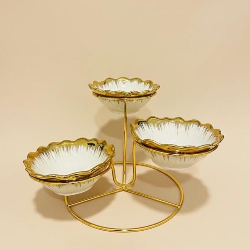 3 plates with golden stand classic flower