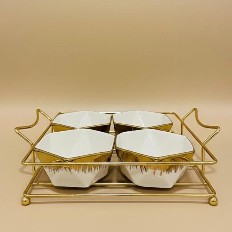 4 plates golden stand gemstone